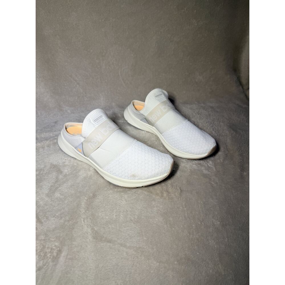 New Balance white slip-on sneakers Women Dynasoft